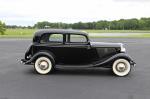 Ford V8 Deluxe Tudor Sedan 1937 года